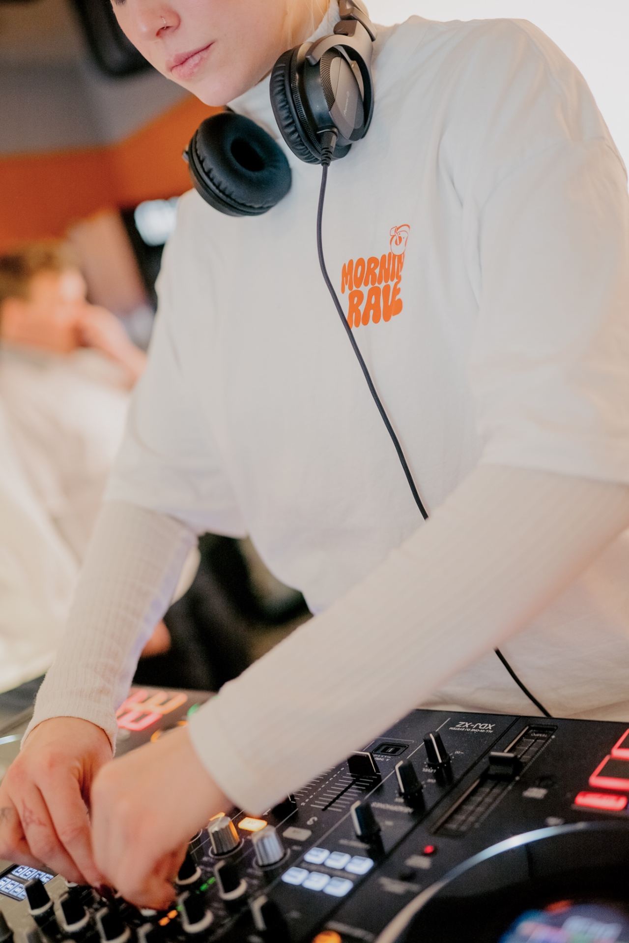 Mornin' Rave event at Bagel Embassy